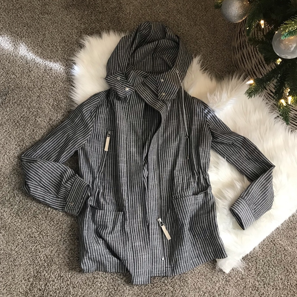 Lightweight Zip-Up !